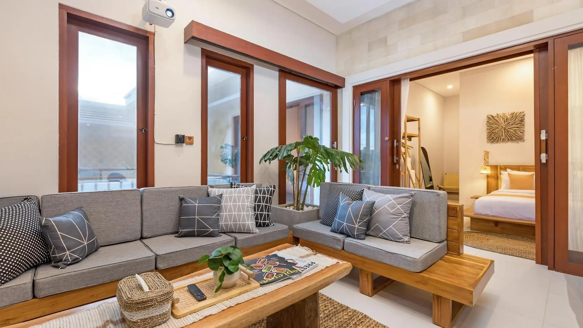 Villa Lavinia - Private Pool Villa - Seminyak Kuta - Double Six Beach 印尼