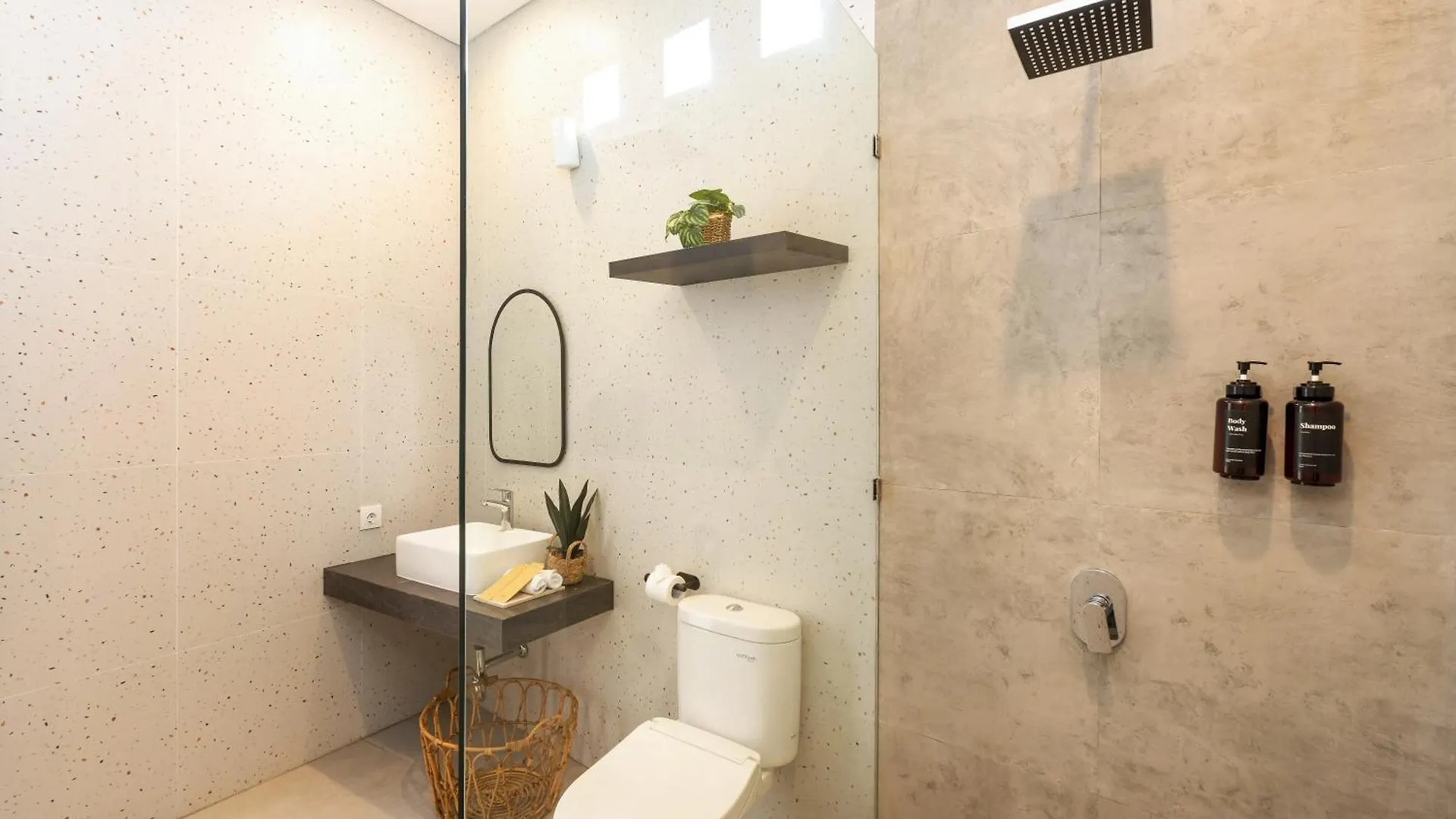 Villa Lavinia - Private Pool Villa - Seminyak Kuta - Double Six Beach